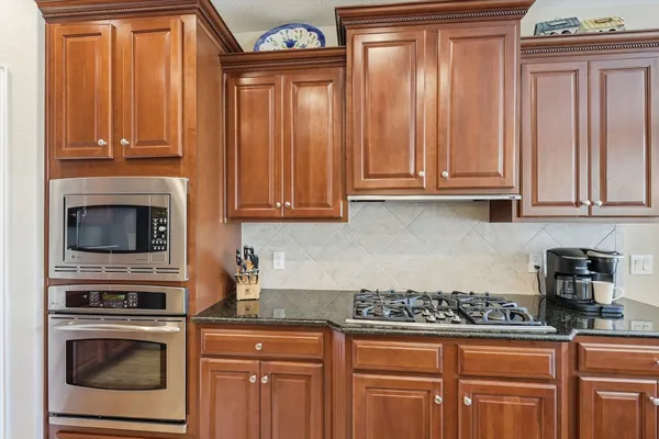 Property Slideshow image 2 of 40 | 277 pebble beach dr, Frisco, TX, 75036