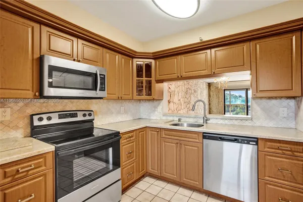 Property Slideshow image 2 of 29 | 14475 strathmore ln 406, Delray Beach, FL, 33446
