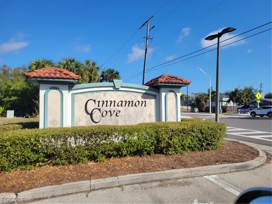 Property Slideshow image 2 of 21 | 11170 caravel cir 309, Fort Myers, FL, 33908