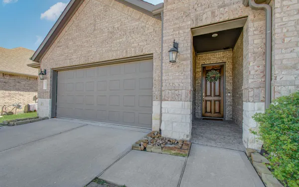 Property Slideshow image 3 of 40 | 14019 autumn creek ct, Conroe, TX, 77384