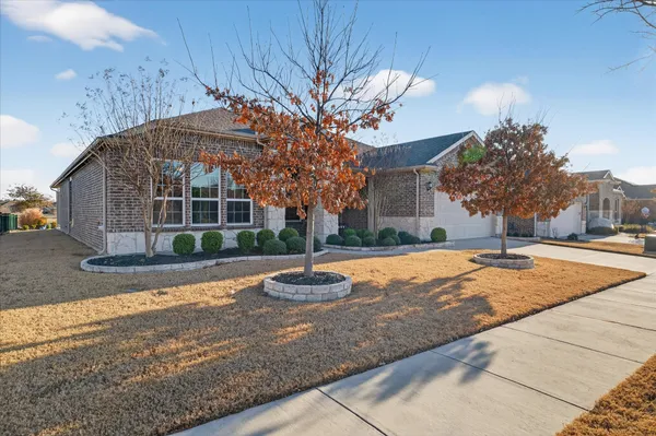 Property Slideshow image 3 of 40 | 1821 marina point ct, Frisco, TX, 75036