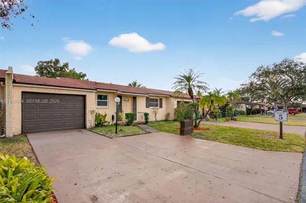 Property Slideshow image 2 of 29 | 7708 margate blvd c5-5, Margate, FL, 33063