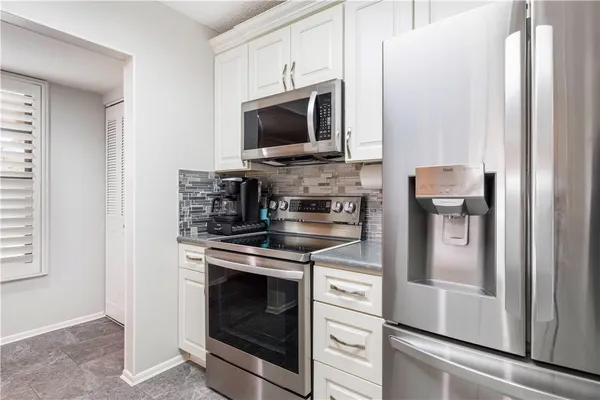 Property Slideshow image 3 of 36 | 11 plantation dr apt 204, Vero Beach, FL, 32966