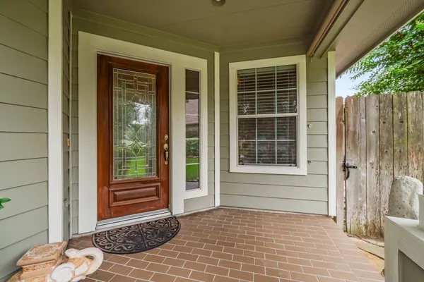 Property Slideshow image 3 of 20 | 15 e kentwick pl, Conroe, TX, 77384