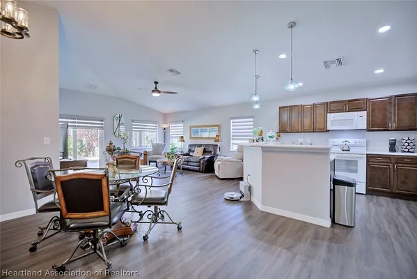 Property Slideshow image 2 of 46 | 122 jasmine st, Lake Placid, FL, 33852