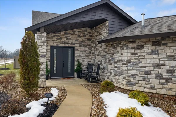 Property Slideshow image 3 of 30 | 9160 pleasant ridge cir, North Ridgeville, OH, 44039