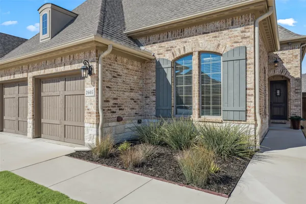 Property Slideshow image 2 of 39 | 2605 southfield, The Colony, TX, 75056