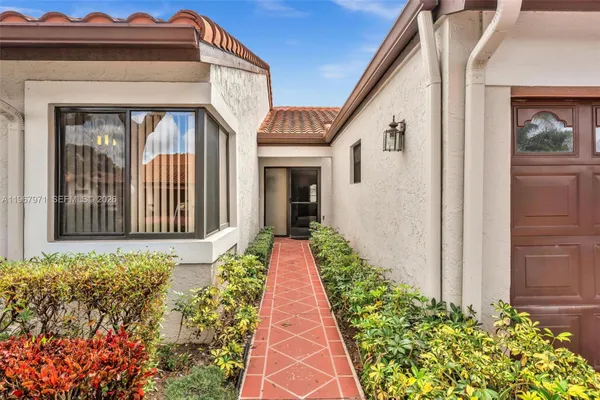 Property Slideshow image 2 of 75 | 6116 kings gate cir, Delray Beach, FL, 33484