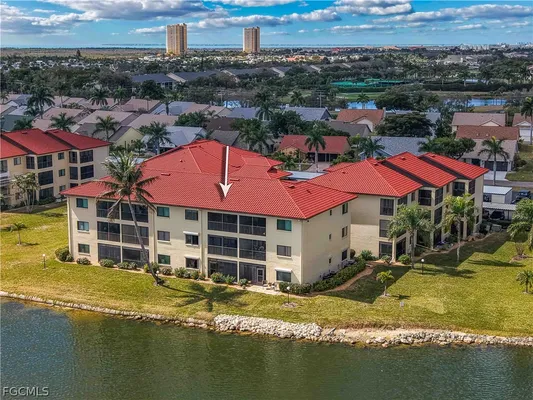 Property Slideshow image 3 of 38 | 11140 caravel cir 305, Fort Myers, FL, 33908