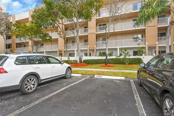 Property Slideshow image 2 of 57 | 9575 weldon cir apt c113, Tamarac, FL, 33321