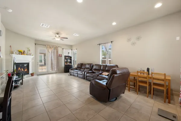 Property Slideshow image 2 of 40 | 205 clubhouse dr g, Georgetown, TX, 78628