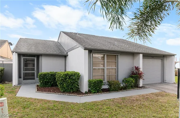 Property Slideshow image 2 of 40 | 9777 oakcrest ct, Lehigh Acres, FL, 33936