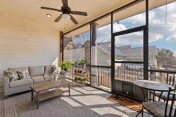 Property Slideshow image 3 of 40 | 259 sowing oak dr, San Marcos, TX, 78666