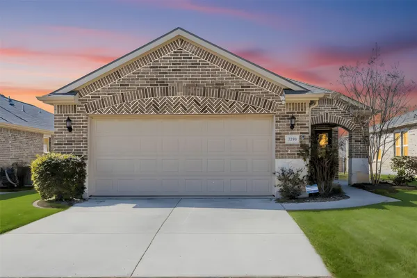 Property Slideshow image 2 of 37 | 7293 misty oaks ln, Frisco, TX, 75036
