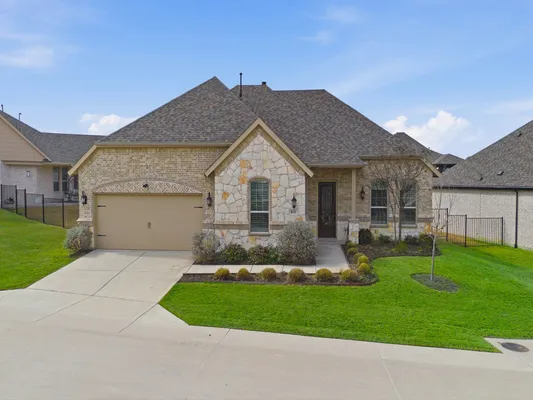 Property Slideshow image 2 of 33 | 831 rio vista ln, Rockwall, TX, 75087