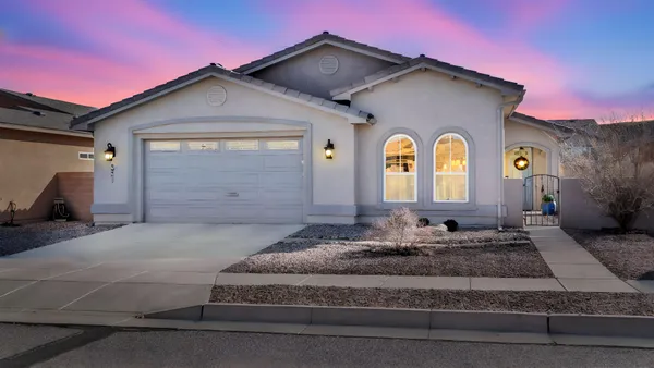 Property Slideshow image 2 of 51 | 331 rio chama cir, Los Lunas, NM, 87031