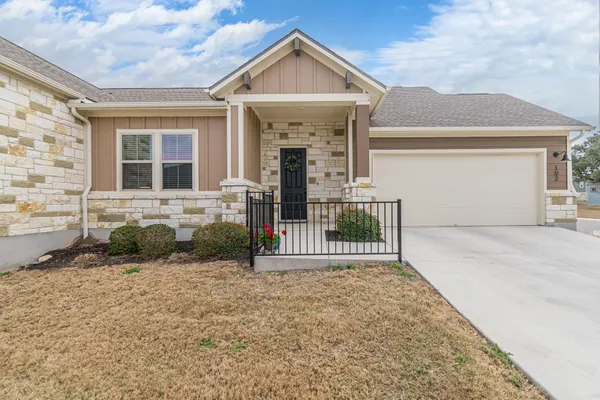 Property Slideshow image 3 of 40 | 113 mulligan dr 102, San Marcos, TX, 78666