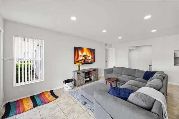 Property Slideshow image 2 of 35 | 13870 oneida dr h1, Delray Beach, FL, 33446