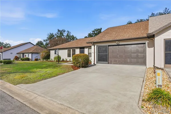 Property Slideshow image 2 of 30 | 6337 w lexington dr, Crystal River, FL, 34429