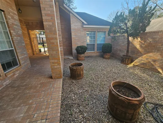 Property Slideshow image 2 of 6 | 31 surrey run pl, The Woodlands, TX, 77384