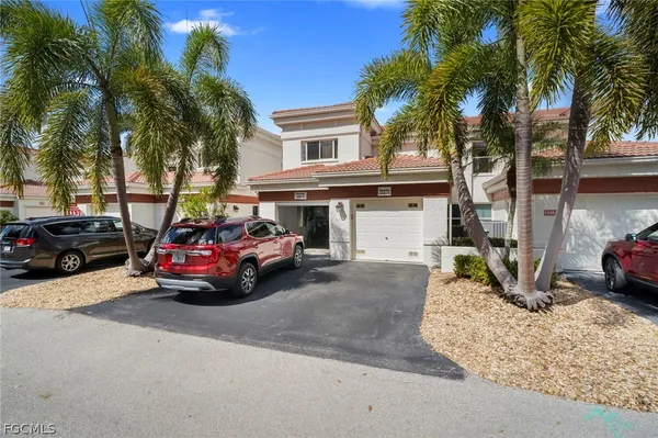 Property Slideshow image 2 of 50 | 13331 medinah cir 2, Fort Myers, FL, 33907
