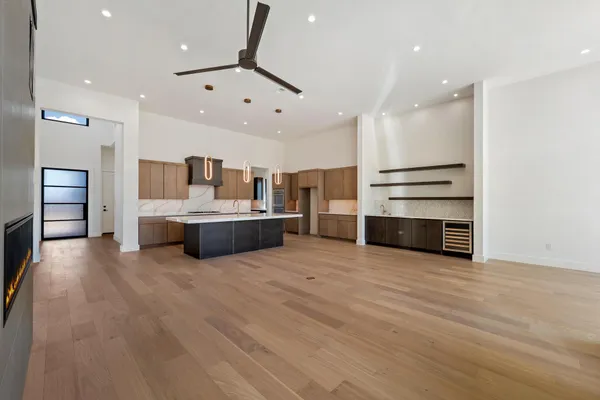 Property Slideshow image 2 of 27 | 103 via roma ct, Horseshoe Bay, TX, 78657