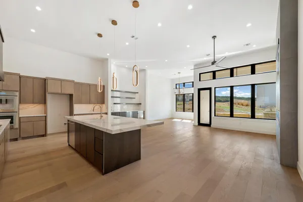 Property Slideshow image 3 of 27 | 103 via roma ct, Horseshoe Bay, TX, 78657