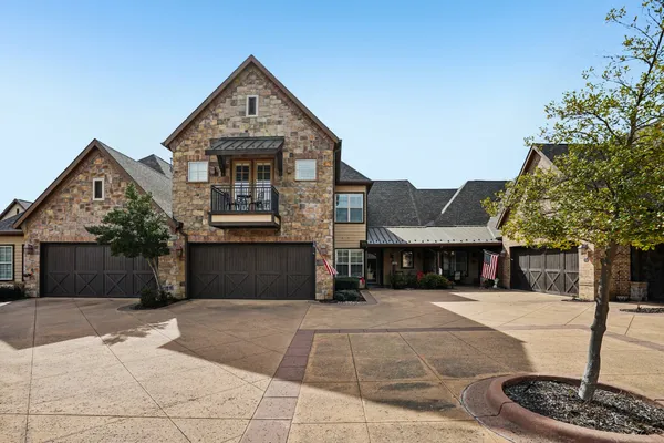 Property Slideshow image 2 of 40 | 310 watermere dr 310, Southlake, TX, 76092