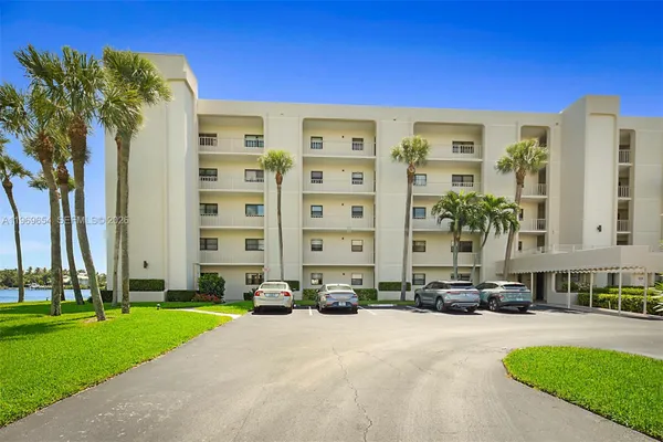 Property Slideshow image 2 of 41 | 100 intracoastal pl 102, Jupiter, FL, 33469