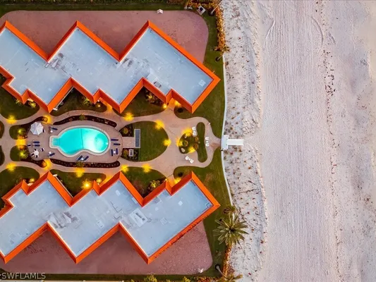 Property Slideshow image 2 of 35 | 3333 gulf shore blvd 403, Naples, FL, 34103