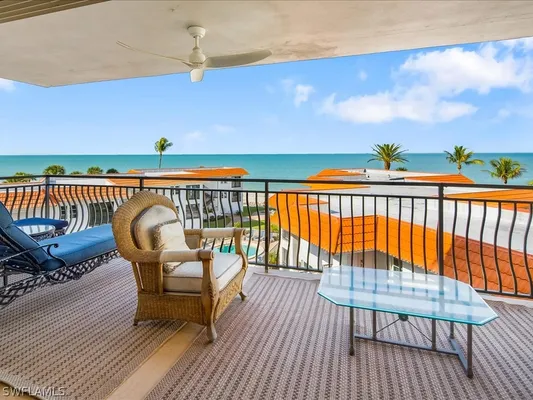 Property Slideshow image 3 of 35 | 3333 gulf shore blvd 403, Naples, FL, 34103