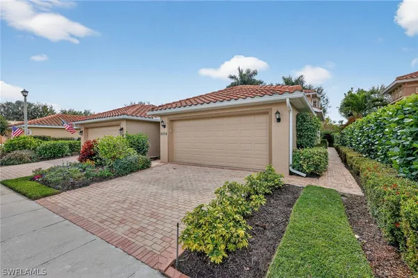 Property Slideshow image 2 of 44 | 8534 chase preserve dr, Naples, FL, 34113