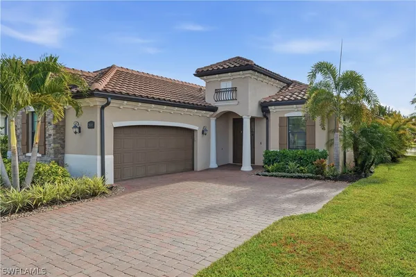 Property Slideshow image 2 of 50 | 28091 foxrock ct, Bonita Springs, FL, 34135