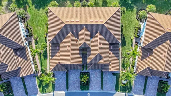 Property Slideshow image 3 of 48 | 12027 hawthorn lake dr 202, Fort Myers, FL, 33913