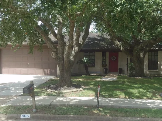Property Slideshow image 2 of 41 | 806 country place blvd st, Pearland, TX, 77584