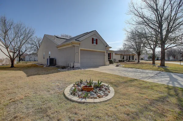 Property Slideshow image 2 of 40 | 207 monarch trl, Georgetown, TX, 78633