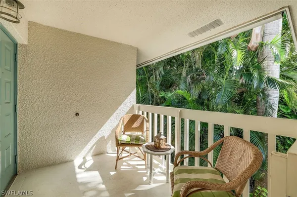 Property Slideshow image 2 of 25 | 3200 binnacle dr b4, Naples, FL, 34103