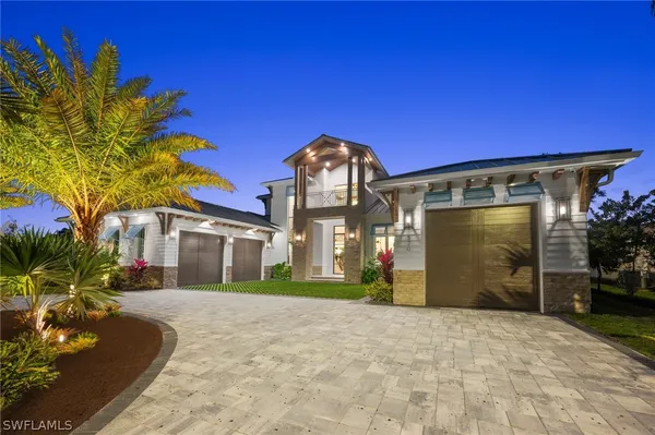 Property Slideshow image 2 of 50 | 570 harbour dr, Naples, FL, 34103
