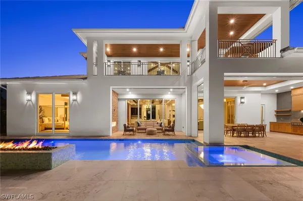 Property Slideshow image 2 of 50 | 570 harbour dr, Naples, FL, 34103