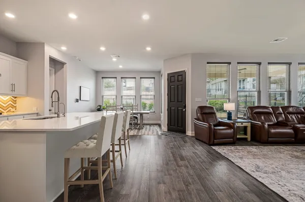 Property Slideshow image 3 of 33 | 608 affazia ln 13, Georgetown, TX, 78628