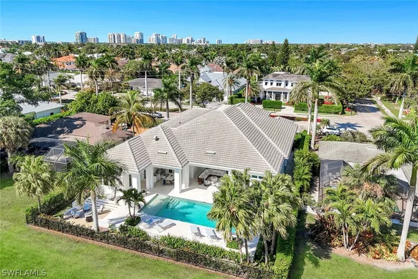 Property Slideshow image 3 of 50 | 730 harbour dr, Naples, FL, 34103