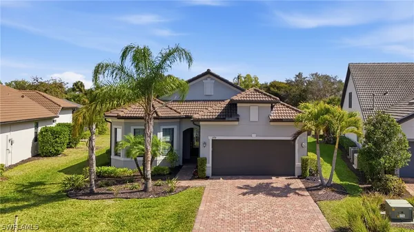 Property Slideshow image 2 of 50 | 2718 aviamar cir, Naples, FL, 34114