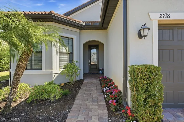 Property Slideshow image 3 of 50 | 2718 aviamar cir, Naples, FL, 34114