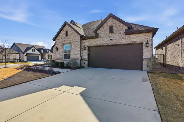 Property Slideshow image 2 of 32 | 2516 nueva way, Mansfield, TX, 76063
