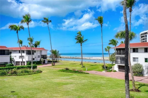 Property Slideshow image 2 of 34 | 2206 gulf shore blvd g-2, Naples, FL, 34102