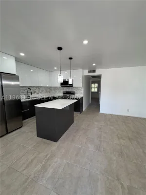 Property Slideshow image 3 of 11 | 1039 newport h 1039, Deerfield Beach, FL, 33442
