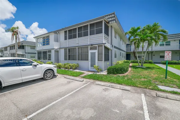 Property Slideshow image 2 of 46 | 629 saxony pl 629, Delray Beach, FL, 33446