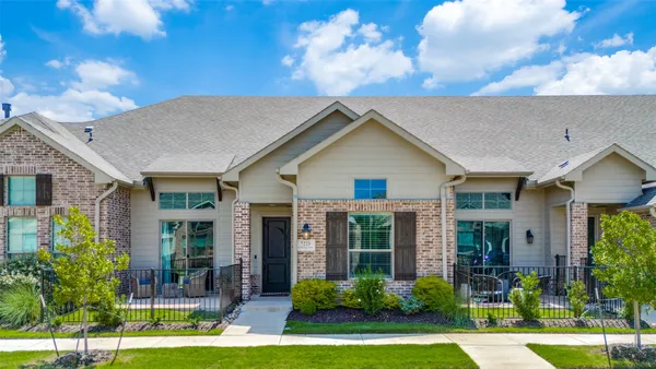 Property Slideshow image 2 of 31 | 7220 calistoga ln, Grand Prairie, TX, 75054