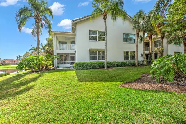 Property Slideshow image 3 of 34 | 8385 whisper trace ln 104, Naples, FL, 34114