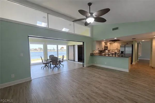 Property Slideshow image 2 of 26 | 11660 spinnaker way, Fort Myers, FL, 33908